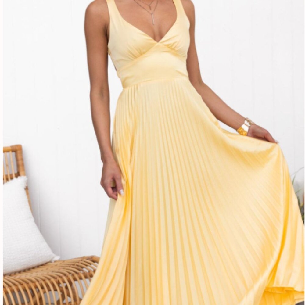 Flowy Pleated Yellow Maxi Dress - Size S